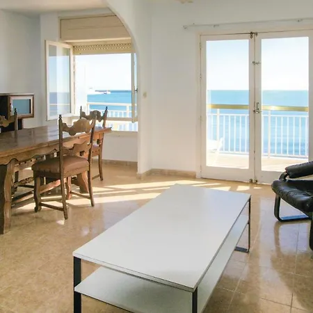 Beautiful In W/ 2 Bedrooms *